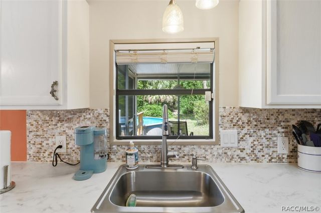 4390 N Williams Avenue, Crystal River, FL 34428