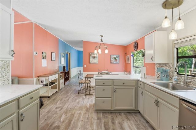 4390 N Williams Avenue, Crystal River, FL 34428