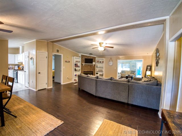 13883 Holiday Park, Kingston, OK 73439