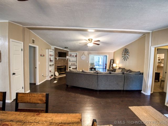 13883 Holiday Park, Kingston, OK 73439