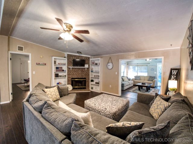 13883 Holiday Park, Kingston, OK 73439