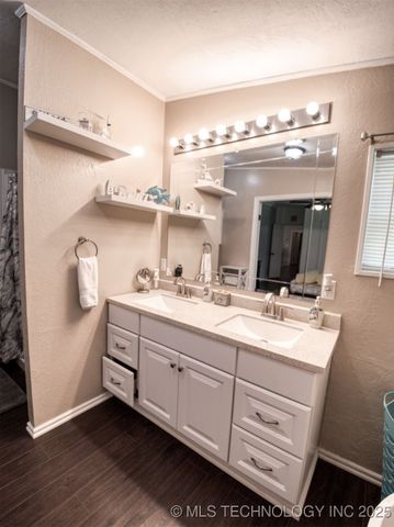 13883 Holiday Park, Kingston, OK 73439