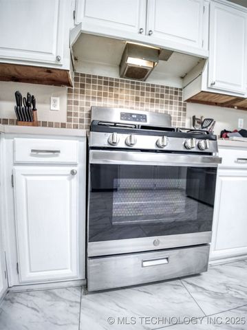 13883 Holiday Park, Kingston, OK 73439