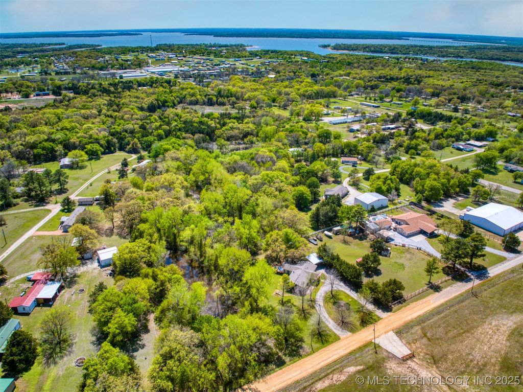 13883 Holiday Park, Kingston, OK 73439