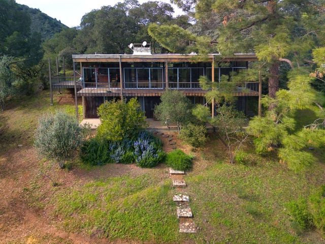 26969 Moody Rd., Los Altos Hills, CA 94022