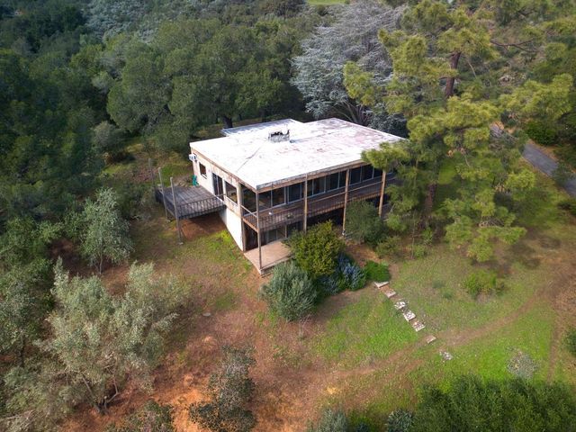 26969 Moody Rd., Los Altos Hills, CA 94022