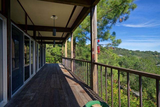 26969 Moody Rd., Los Altos Hills, CA 94022