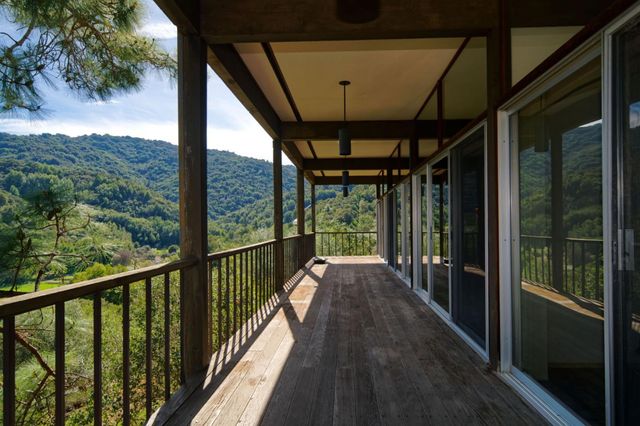 26969 Moody Rd., Los Altos Hills, CA 94022