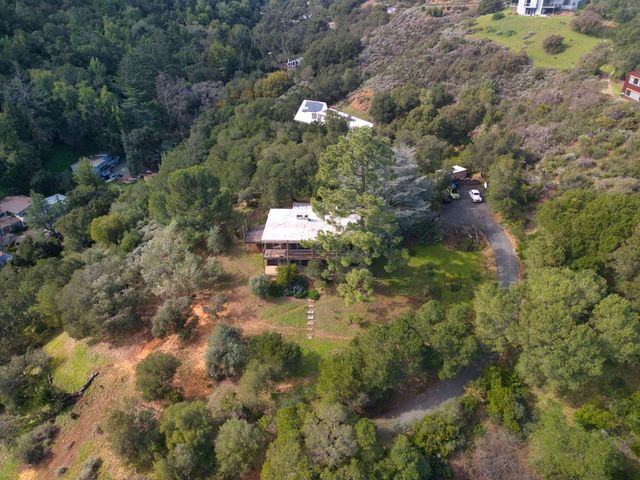 26969 Moody Rd., Los Altos Hills, CA 94022