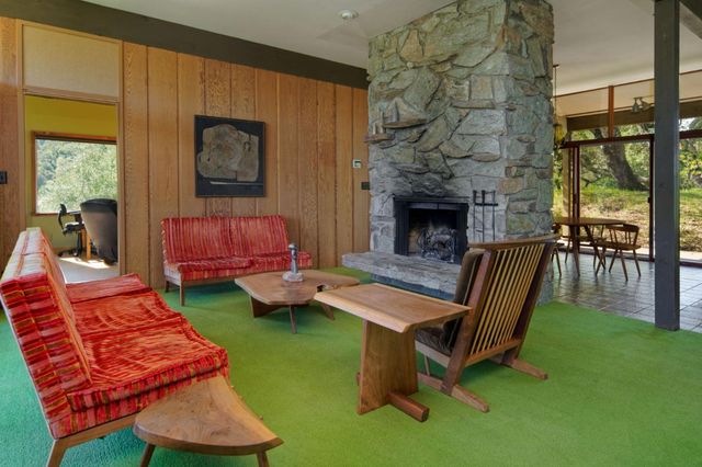 26969 Moody Rd., Los Altos Hills, CA 94022