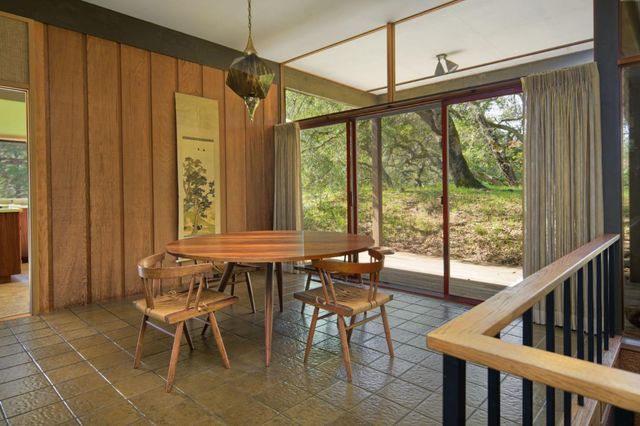 26969 Moody Rd., Los Altos Hills, CA 94022