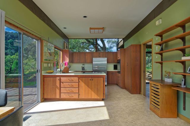 26969 Moody Rd., Los Altos Hills, CA 94022
