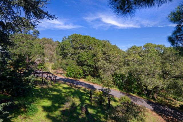 26969 Moody Rd., Los Altos Hills, CA 94022