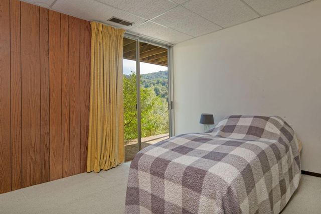 26969 Moody Rd., Los Altos Hills, CA 94022