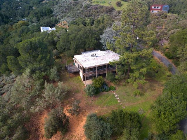 26969 Moody Rd., Los Altos Hills, CA 94022