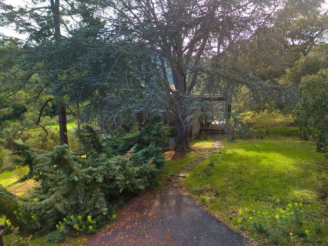 26969 Moody Rd., Los Altos Hills, CA 94022