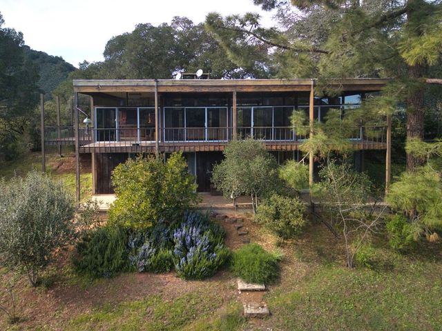 26969 Moody Rd., Los Altos Hills, CA 94022