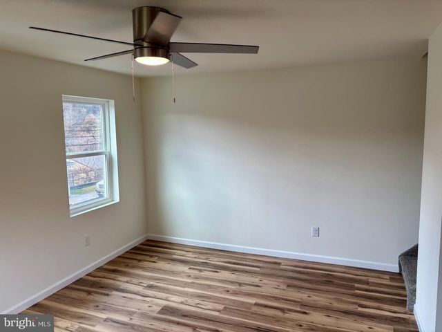 253 MAIN ST, Parryville, PA 18244