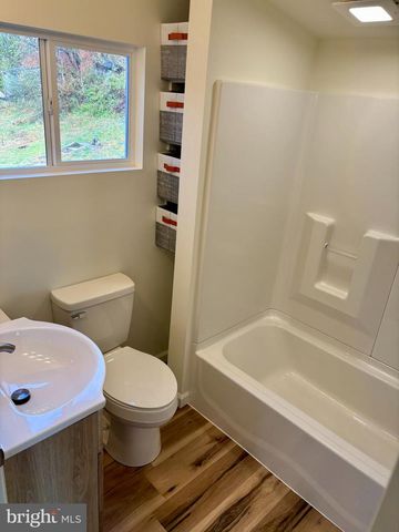 253 MAIN ST, Parryville, PA 18244