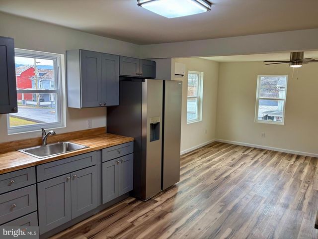 253 MAIN ST, Parryville, PA 18244