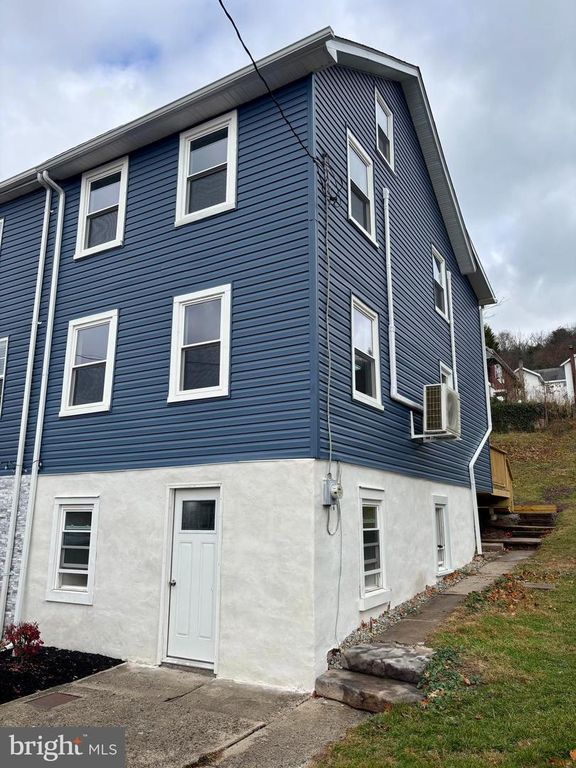 253 MAIN ST, Parryville, PA 18244