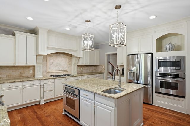 14232 Kingdom Court, Fishers, IN 46040