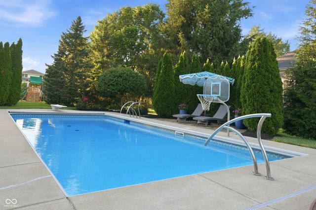 14232 Kingdom Court, Fishers, IN 46040