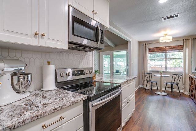 3817 Lawndale Avenue, Fort Worth, TX 76133