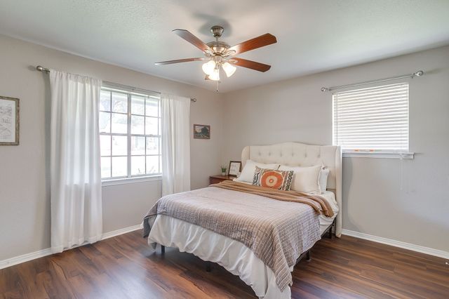 3817 Lawndale Avenue, Fort Worth, TX 76133