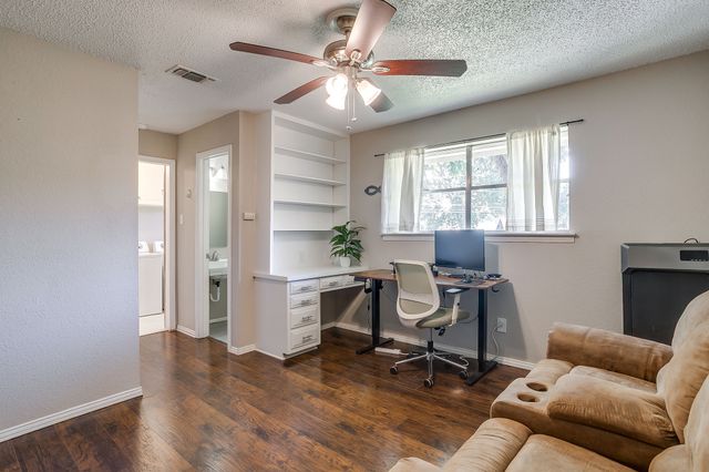 3817 Lawndale Avenue, Fort Worth, TX 76133