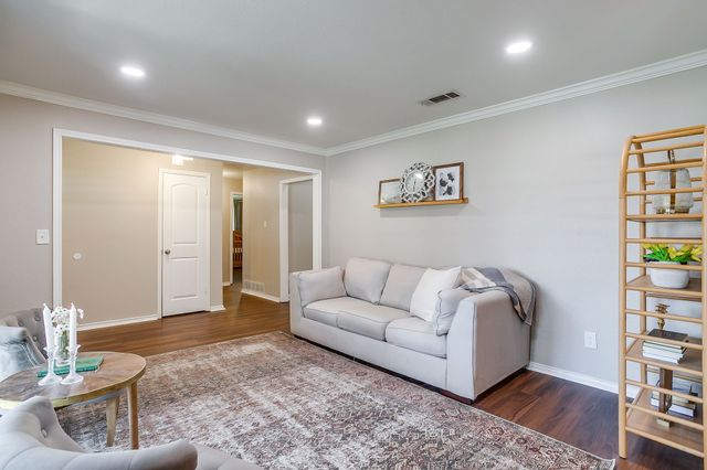 3817 Lawndale Avenue, Fort Worth, TX 76133
