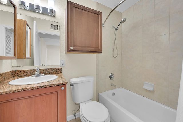 2655 NE 8th Avenue Apt 210, Wilton Manors, FL 33334