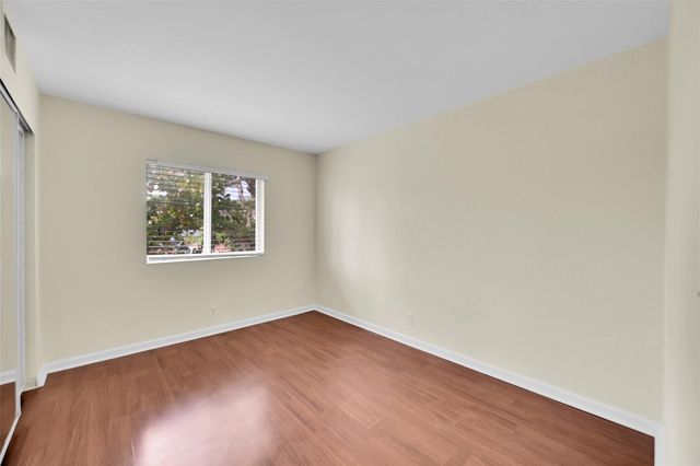 2655 NE 8th Avenue Apt 210, Wilton Manors, FL 33334