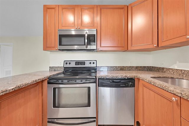 2655 NE 8th Avenue Apt 210, Wilton Manors, FL 33334