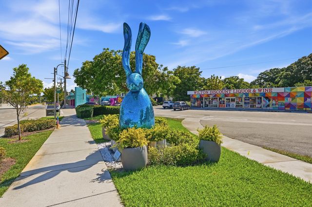 2655 NE 8th Avenue Apt 210, Wilton Manors, FL 33334
