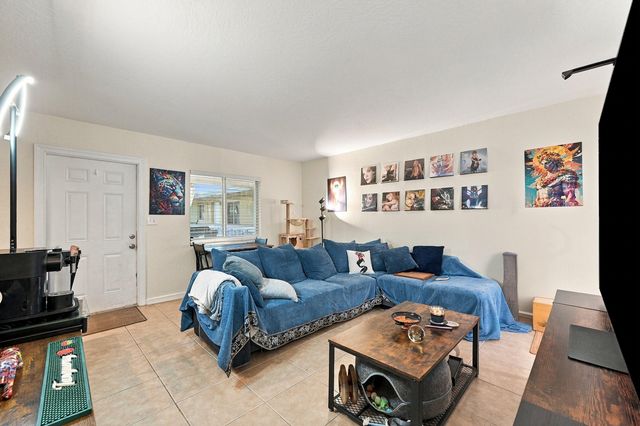 2655 NE 8th Avenue Apt 210, Wilton Manors, FL 33334