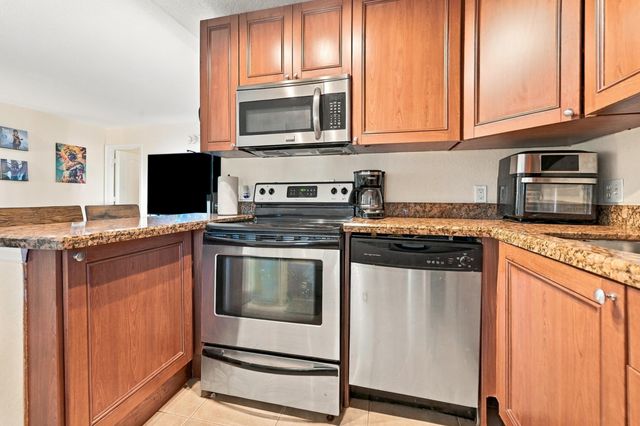 2655 NE 8th Avenue Apt 210, Wilton Manors, FL 33334