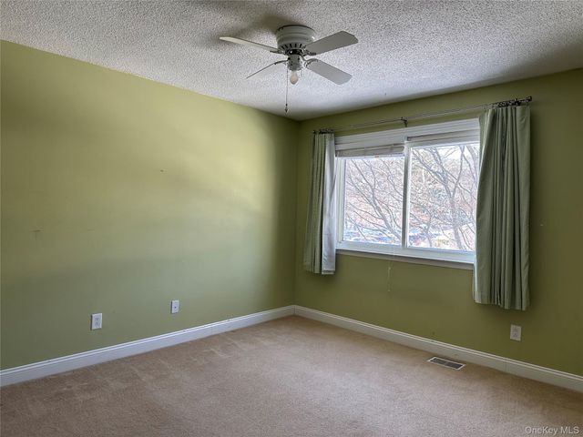 223 Springmeadow Drive E, Holbrook, NY 11741