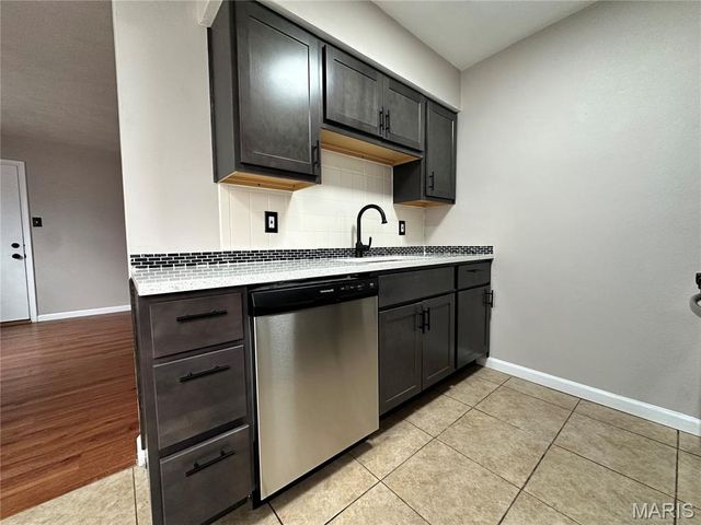 6714 Colony Acres Drive, Unincorporated, MO 63123