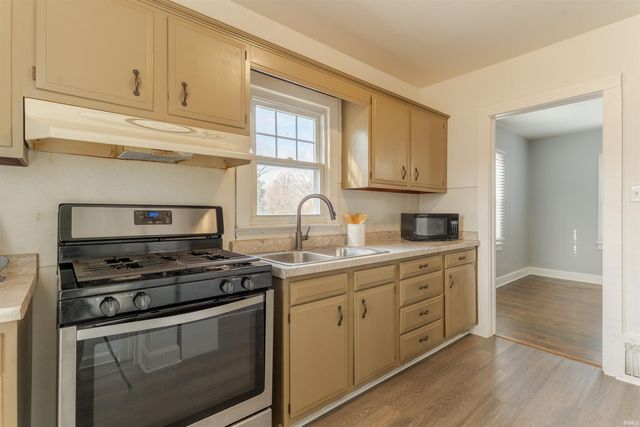 1707 Russell Avenue, Evansville, IN 47720