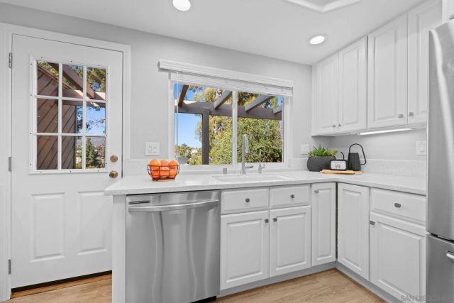 5673 Lake Murray Blvd B, La Mesa, CA 91942