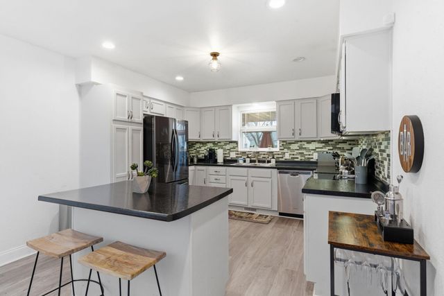 1834 S Jefferson Avenue, Springfield, MO 65807