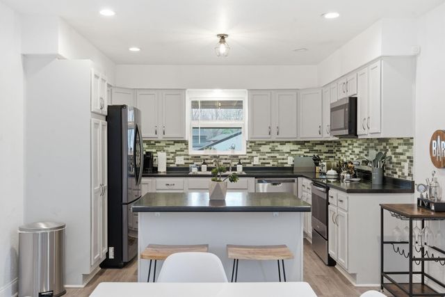 1834 S Jefferson Avenue, Springfield, MO 65807