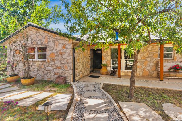 105 JACOB DR, Boerne, TX 78006