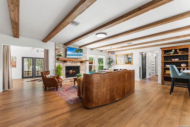 105 JACOB DR, Boerne, TX 78006