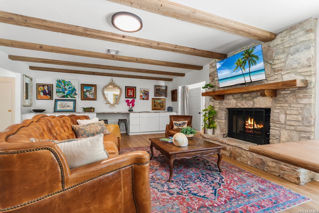 105 JACOB DR, Boerne, TX 78006