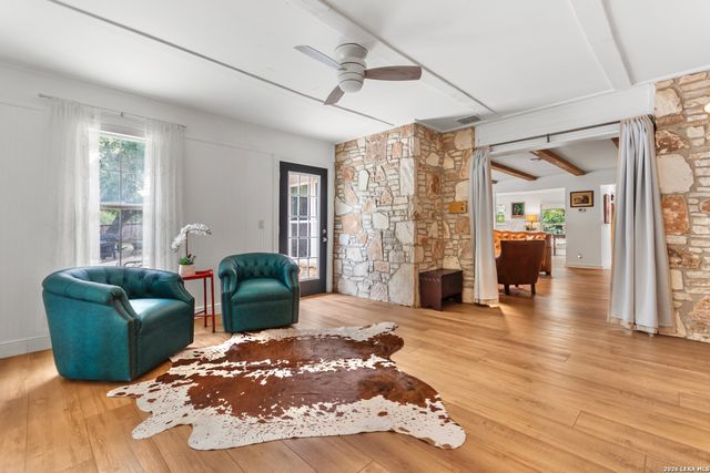 105 JACOB DR, Boerne, TX 78006