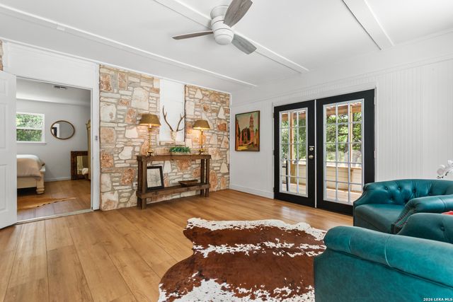 105 JACOB DR, Boerne, TX 78006