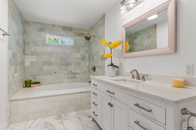 105 JACOB DR, Boerne, TX 78006