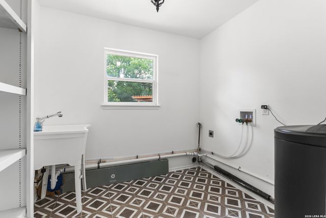 105 JACOB DR, Boerne, TX 78006